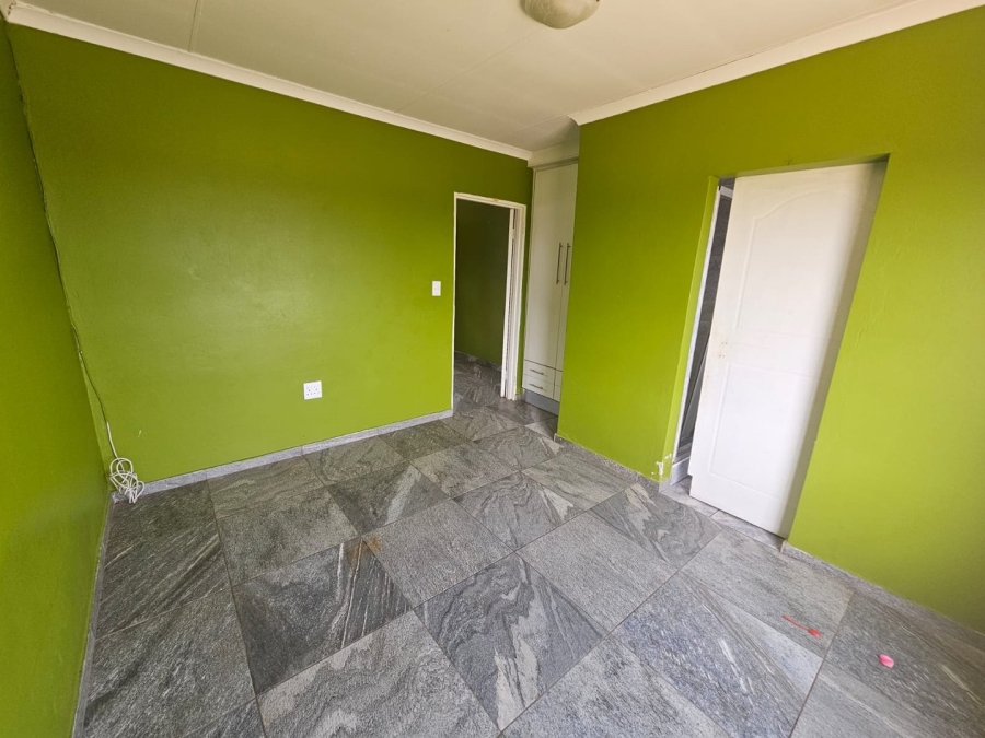 1 Bedroom Property for Sale in Thorisong Free State